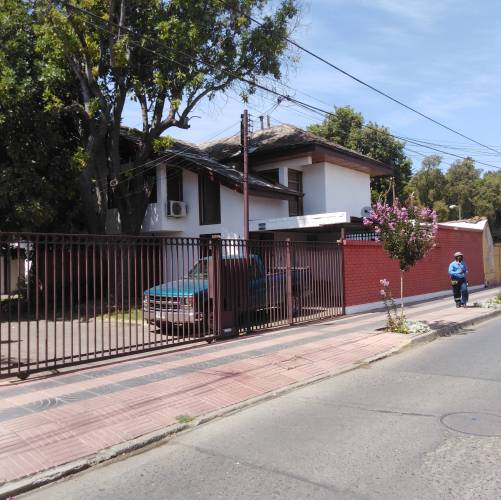 Linda Casa de Dos Pisos, a Media Cuadra de Plaza de Armas